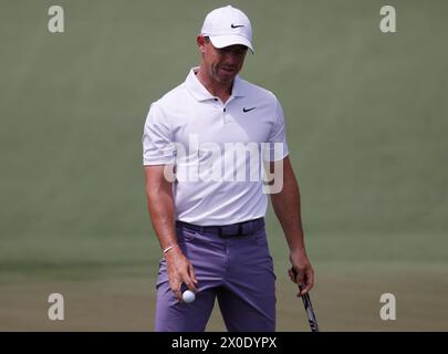 Augusta, États-Unis. 11 avril 2024. L'Irlandais du Nord, Rory McIlroy, se prépare à jouer sur le deuxième trou lors de la première manche du tournoi Masters à Augusta National Golf Club à Augusta, en Géorgie, le jeudi 11 avril 2024. Photo de Tannen Maury/UPI crédit : UPI/Alamy Live News Banque D'Images