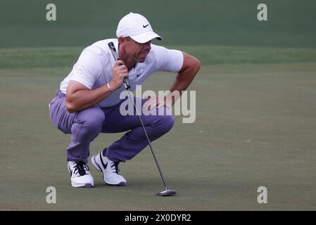 Augusta, États-Unis. 11 avril 2024. L'Irlandais du Nord, Rory McIlroy, se prépare à jouer sur le deuxième trou lors de la première manche du tournoi Masters à Augusta National Golf Club à Augusta, en Géorgie, le jeudi 11 avril 2024. Photo de Tannen Maury/UPI crédit : UPI/Alamy Live News Banque D'Images