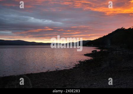 Coucher de soleil sur Upper Loch Torridon, Wester Ross, Highland Écosse, Royaume-Uni Banque D'Images