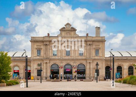 Reims, France - 09 juin 2020 : la gare de Reims est une gare ferroviaire sur la ligne Soissons-Givet, située près du centre-ville de Reims, dans la Marne de Banque D'Images