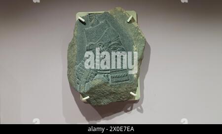 Sanliurfa, Turquie - 14.10.2022 : sculpture assyrienne de Lamassu au musée archéologique de Sanliurfa Banque D'Images