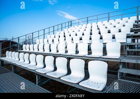 tribune de football vide dans la rue Banque D'Images