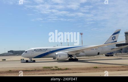 Un avion ELAL Israeli Airlines à l'aéroport international Ben Gourion en Israël. Banque D'Images