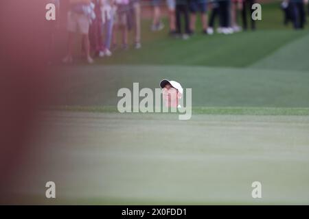 Rory McIlroy de l'Irlande du Nord sur le 4e trou lors du premier jour du tournoi de golf Masters 2024 au Augusta National Golf Club à Augusta, Géorgie, États-Unis, le 11 avril 2024. Crédit : Koji Aoki/AFLO SPORT/Alamy Live News Banque D'Images