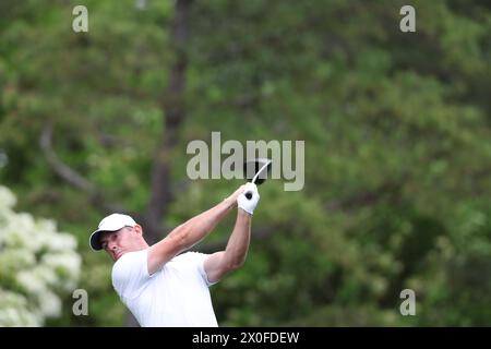 Rory McIlroy de l'Irlande du Nord sur le 5e trou lors du premier jour du tournoi de golf Masters 2024 au Augusta National Golf Club à Augusta, Géorgie, États-Unis, le 11 avril 2024. Crédit : Koji Aoki/AFLO SPORT/Alamy Live News Banque D'Images