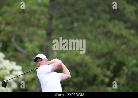 Rory McIlroy de l'Irlande du Nord sur le 5e trou lors du premier jour du tournoi de golf Masters 2024 au Augusta National Golf Club à Augusta, Géorgie, États-Unis, le 11 avril 2024. Crédit : Koji Aoki/AFLO SPORT/Alamy Live News Banque D'Images