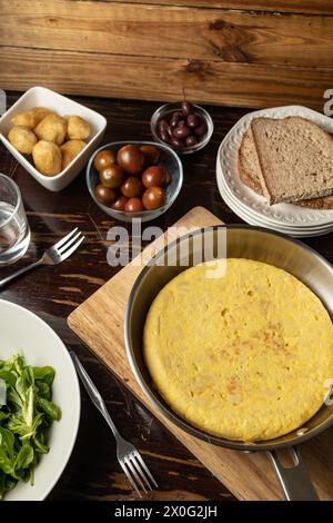 Tortilla de patata (omelette espagnole) Banque D'Images