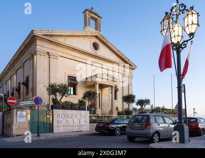 Valletta, Malte, 3 avril 2024. Vue extérieure de la Bourse de Malte dans le centre-ville Banque D'Images