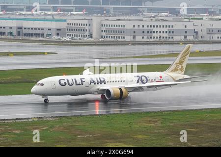 ISTANBUL, TURKIYE - 15 OCTOBRE 2022 : Boeing 787-9 (39984) de Gulf Air atterrissant à l'aéroport international d'Istanbul Banque D'Images