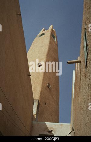 Le minaret d'une mosquée dans la ville sainte de Beni Isguen Ghardaia Algérie. Banque D'Images