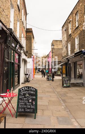 Camden passage Shops and Breakfast Club, Camden passage, Islington, Londres, N1, Angleterre, Royaume-Uni Banque D'Images