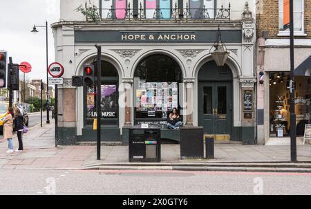 The Hope and Anchor pub, Upper Street, Islington, Londres, Angleterre, ROYAUME-UNI Banque D'Images