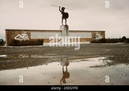 Un monument à Leonidas en mémoire de la bataille de Thermopylae. [traduction automatique] Banque D'Images