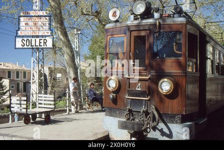 Tramway en bois (ligne Soller-Palma) à Soller sur Majorque (photo non datée). Banque D'Images