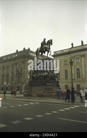 Berlin Unter den Linden, statue de Frédéric le Grand. Est-il heureux ? [traduction automatique] Banque D'Images