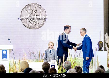 Middelburg, pays-Bas, 1er avril 11, 2024. Le roi Willem Alexander, la reine Maxima et la princesse Beatrix des pays-Bas lors de la remise des quatre prix de la liberté au Nieuwe Kerk à Middelburg pour sauver l'Ukraine crédit : NL Beeld / Patrick van EMST / Alamy Live News Banque D'Images