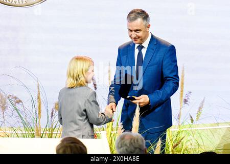 Middelburg, pays-Bas, 1er avril 11, 2024. Le roi Willem Alexander, la reine Maxima et la princesse Beatrix des pays-Bas lors de la remise des quatre prix de la liberté au Nieuwe Kerk à Middelburg pour sauver l'Ukraine crédit : NL Beeld / Patrick van EMST / Alamy Live News Banque D'Images