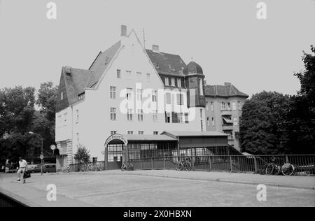 Un arrêt avant Steglitz est la station Botanischer Garten le long de la Wannseebahn. [traduction automatique] Banque D'Images