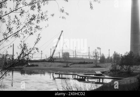 Vue sur le site olympique en construction depuis le lac olympique. [traduction automatique] Banque D'Images