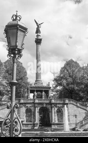 Le Mémorial de la paix et la terrasse Prinzregent-Luitpold. [traduction automatique] Banque D'Images