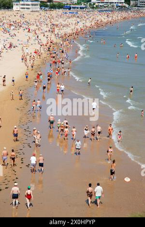 Les gens de la plage El Sardinero. Santander, Cantabrie, Espagne. Banque D'Images
