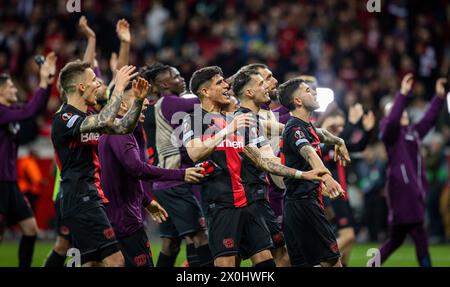 Leverkusen Allemagne. 11 avril 2024. Alejandro Grimaldo (Leverkusen) Gustavo Puerta (Leverkusen) Piero Hincapie (Leverkusen)) granit Xhaka (Leverkusen Banque D'Images