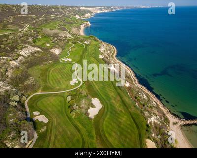 Vue aérienne du parcours de golf au bord de la mer Banque D'Images