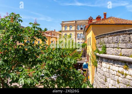 Centre historique de Labin en journée, Istrie, Croatie Banque D'Images