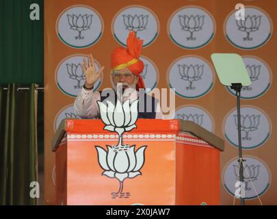 Jammu, Inde. 12 avril 2024. Le premier ministre indien Narendra Modi prend la parole lors d'un rassemblement politique en vue de l'élection de Lok Sabha dans le district d'Udhampur. (Crédit image : © Firdous Nazir/eyepix via ZUMA Press Wire) USAGE ÉDITORIAL SEULEMENT! Non destiné à UN USAGE commercial ! Crédit : ZUMA Press, Inc/Alamy Live News Banque D'Images