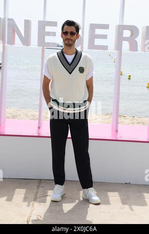 CANNES, FRANCE - 08 AVRIL : Pierre Niney, assiste au 'fiasco' Photocall durant le 7ème Festival International des Canneseries le 08 avril 2024 à Cannes, F. Banque D'Images