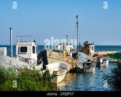 Dans l'ancien port de pêche de Nida sur l'axe de Curonien, Lituanie Banque D'Images