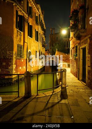 Dans les ruelles de Dorsoduro, Venise Banque D'Images