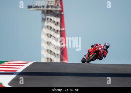 Les Amériques. 12 avril 2024. Enea Bastianini (23 ans) avec Ducati Lenovo Team en pratique libre 1 au Red Bull Grand Prix des Amériques, circuit des Amériques. Austin, Texas. Mario Cantu/CSM/Alamy Live News Banque D'Images