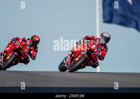 Les Amériques. 12 avril 2024. Enea Bastianini (23 ans) avec Ducati Lenovo Team en pratique libre 1 au Red Bull Grand Prix des Amériques, circuit des Amériques. Austin, Texas. Mario Cantu/CSM/Alamy Live News Banque D'Images