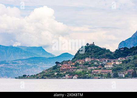 Monte Isola, Lago d'Iseo (Lac d'Iseo), île de Monte Isola à Brescia, Lombardie / Lombardie, Italie Banque D'Images