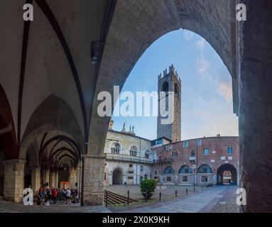 Brescia, Palazzo Broletto (siège de la province et de la préfecture de Brescia) à Brescia, Lombardie / Lombardie, Italie Banque D'Images