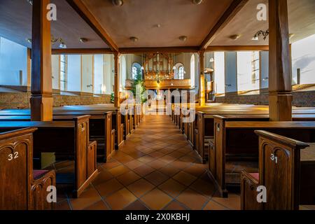 Photos d'intérieur de l'église protestante de parfait Viktor à Guntersblum, Rheinhessen, connue pour ses tours en pierre sarrasine dans le style architectural arménien, Banque D'Images