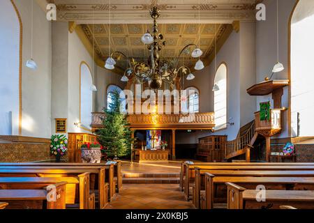 Photos d'intérieur de l'église protestante de parfait Viktor à Guntersblum, Rheinhessen, connue pour ses tours en pierre sarrasine dans le style architectural arménien, Banque D'Images