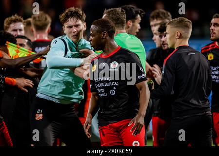 Rotterdam, pays-Bas. 12 avril 2024. ROTTERDAM, PAYS-BAS - 12 AVRIL : Richie Omorowa de l'Excelsior Rotterdam combat lors du match Néerlandais Eredivisie entre l'Excelsior Rotterdam et le FC Volendam au Van Donge & de Roo Stadion le 12 avril 2024 à Rotterdam, pays-Bas. (Photo de Broer van den Boom/Orange Pictures) crédit : Orange pics BV/Alamy Live News Banque D'Images