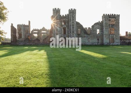 Angleterre, West Sussex, Midhurst, ruines de Cowdray House Banque D'Images