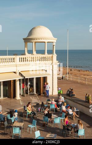 Angleterre, East Sussex, Bexhill-on-Sea, de la Warr Pavillion, Waterfront Cafe et Cupola Banque D'Images