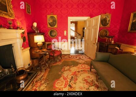 Angleterre, Hampshire, Hinton Hampner, Hinton Hampner Country House, The Study Banque D'Images