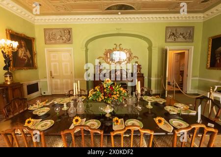 Angleterre, Hampshire, Hinton Hampner, Hinton Hampner Country House, la salle à manger Banque D'Images