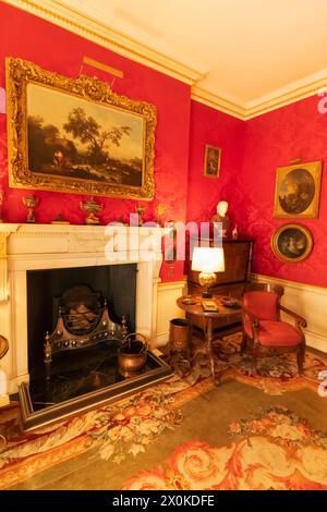 Angleterre, Hampshire, Hinton Hampner, Hinton Hampner Country House, The Study Banque D'Images