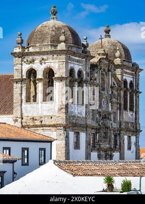 Ville d'Angra do Heroismo, Açores, Église de Sao Joao Baptista, forteresse de Sao Joao Baptista, Terceira, Portugal, architecture, religion catholique, monte Brasil, base militaire Banque D'Images