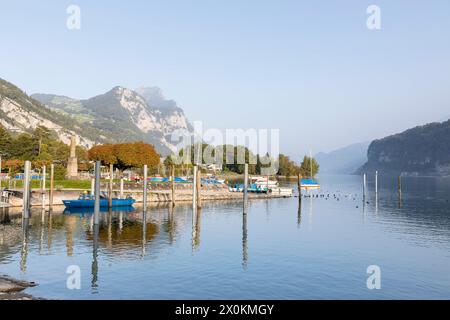 Walensee, Hafen von Weesen, im Hintergrund der Chapf und die Gipfel der Churfirsten Gallen, Schweiz *** Lac Walen, port de Weesen, à l'arrière Banque D'Images