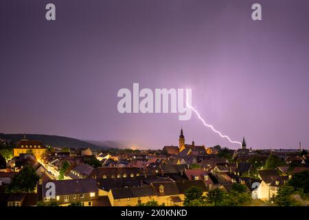 Allemagne, Bade-Württemberg, Karlsruhe, Durlach, vue sur la vieille ville pendant un orage. Banque D'Images