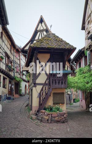 Photo de la vieille ville d'Eguisheim. Photo prise le 5 mai 2023. Banque D'Images