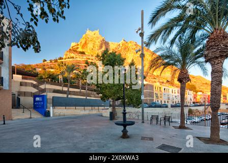 Museo de Aqua, Musée de l'eau, San Roque, quartier, façade de maison, tour de ville, Alicante, Communauté valencienne, Espagne, Banque D'Images