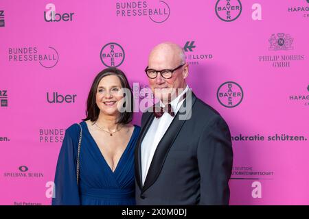 Berlin Bundespresseball 2024, Berlin, 12.04.2024 Katrin Goering-Eckardt Vizepraesidentin des Deutschen Bundestages und Thies Gundlach, Bundespresseball 2024, Hotel Adlon Kempinski Berlin, 12.04.2024 *** Berlin Federal Press Ball 2024, Berlin, 12 04 2024 Katrin Goering Eckardt Vice-président du Bundestag allemand et Thies Gundlach, Federal Press Ball 2024, Berlin Hotel Adlon Kempinski Berlin, 12 04 2024 Copyright : xEibner-Pressefoto/JadrankoxMarjax EP JMC Banque D'Images